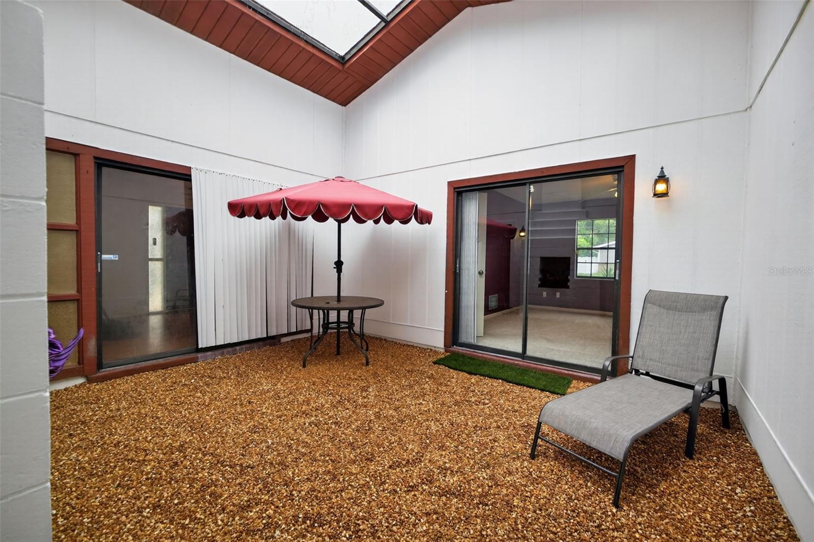 1660 E SHANGRI LA DR, DAYTONA BEACH, FL, 32119