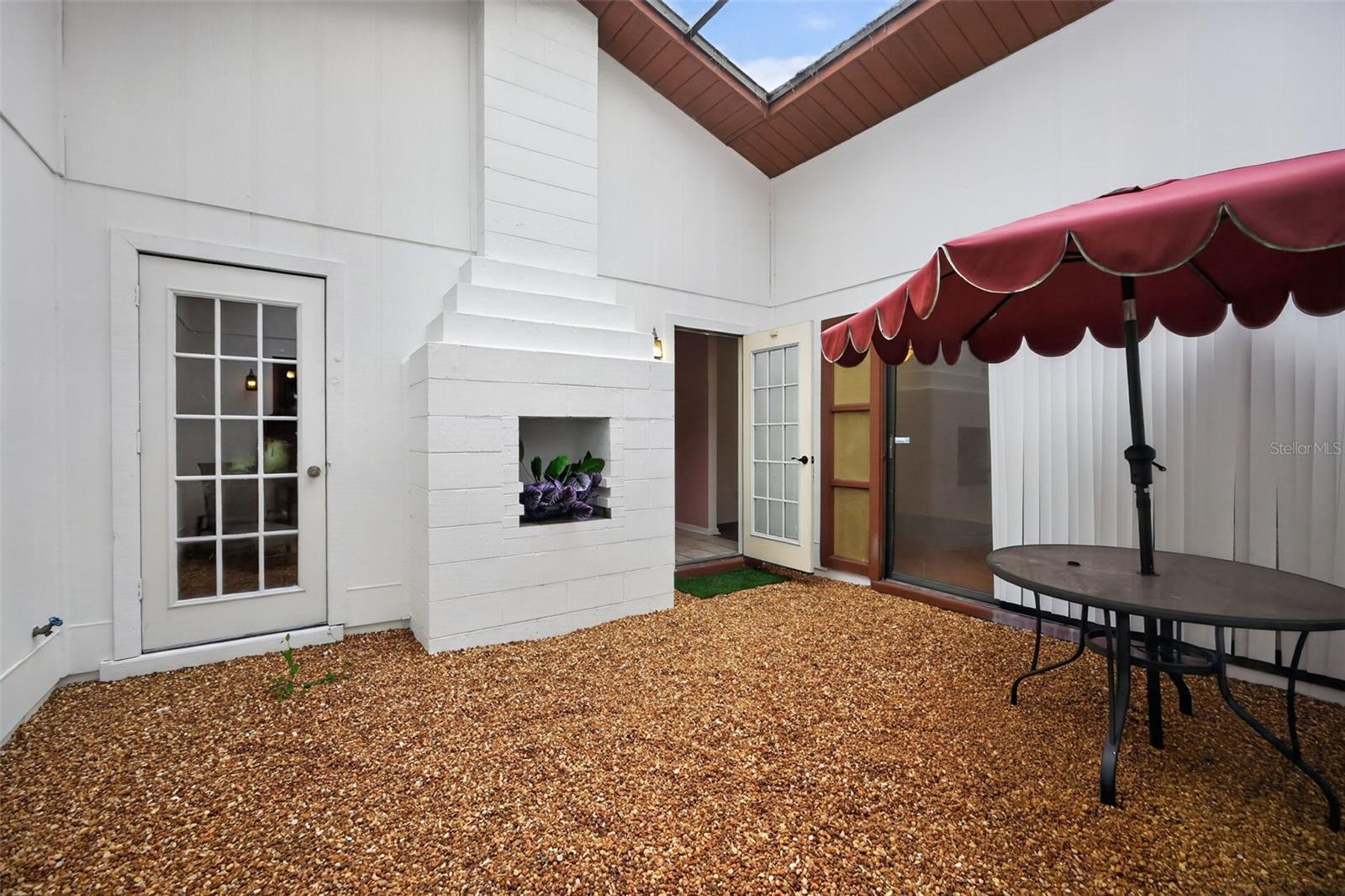1660 E SHANGRI LA DR, DAYTONA BEACH, FL, 32119