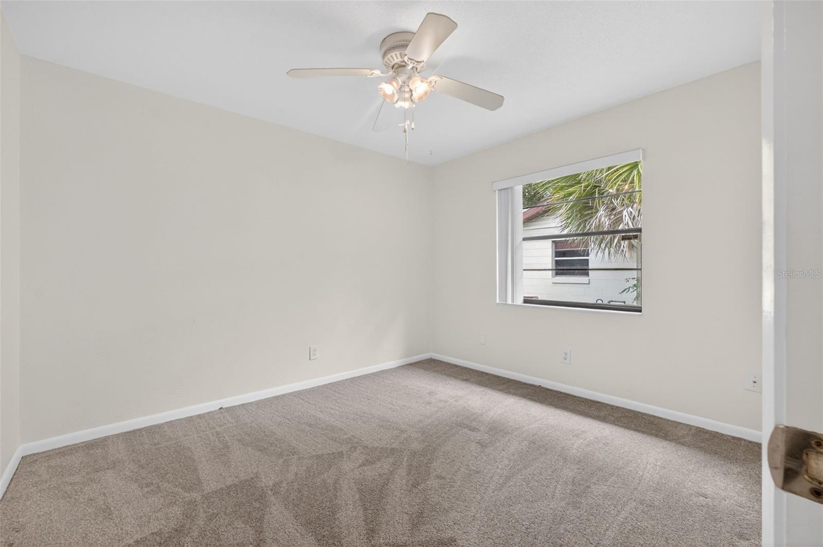 1660 E SHANGRI LA DR, DAYTONA BEACH, FL, 32119