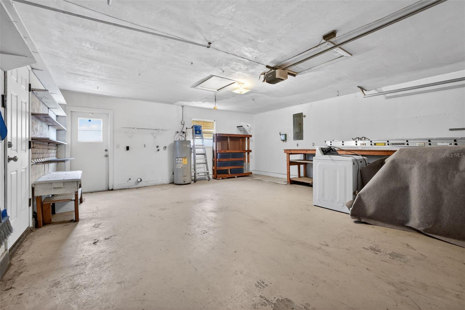 1660 E SHANGRI LA DR, DAYTONA BEACH, FL, 32119