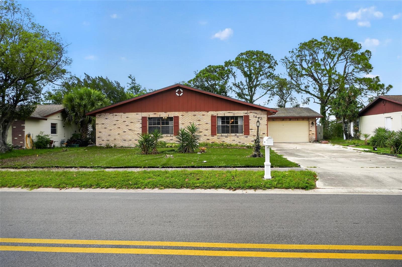 1660 E SHANGRI LA DR, DAYTONA BEACH, FL, 32119