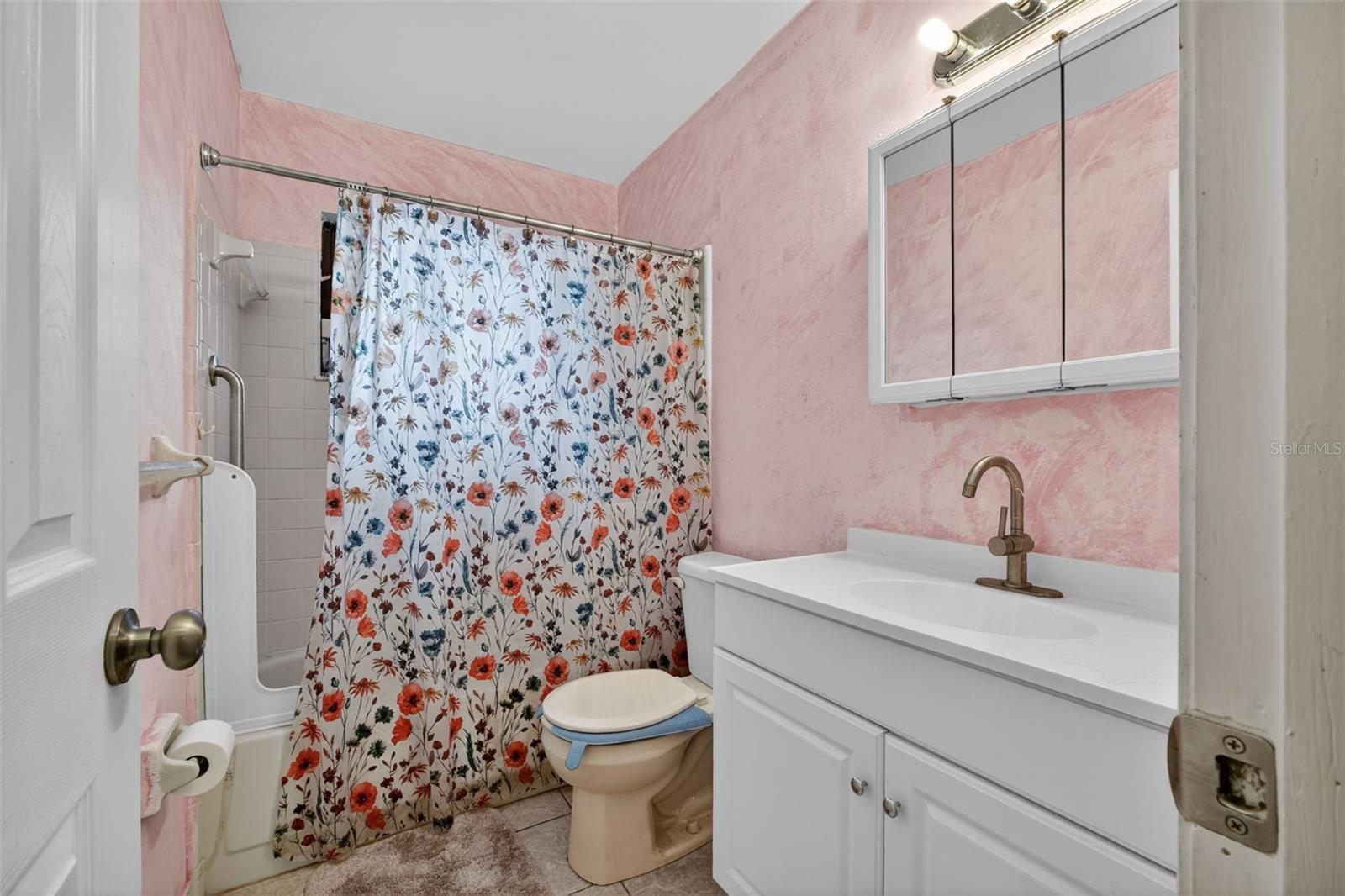 1660 E SHANGRI LA DR, DAYTONA BEACH, FL, 32119