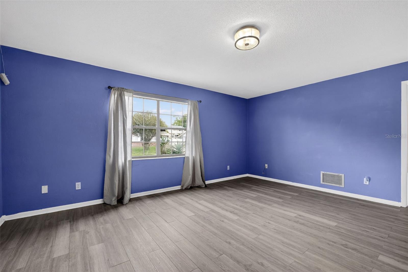 1660 E SHANGRI LA DR, DAYTONA BEACH, FL, 32119