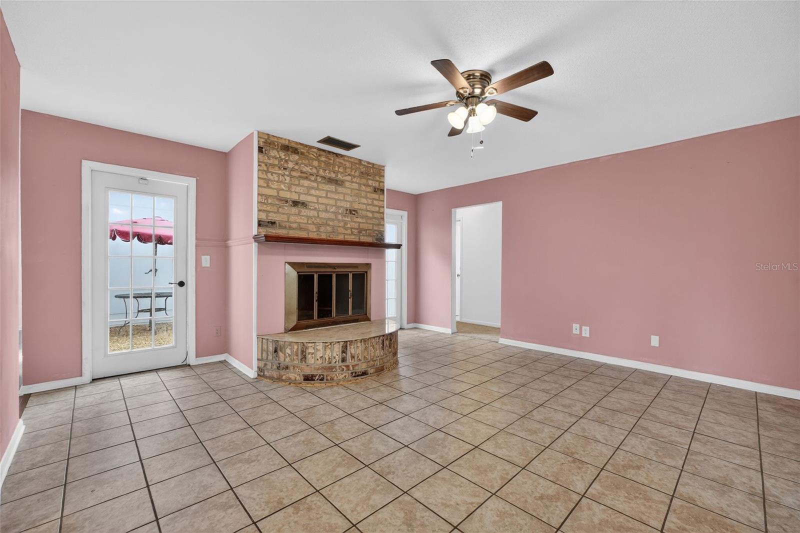 1660 E SHANGRI LA DR, DAYTONA BEACH, FL, 32119