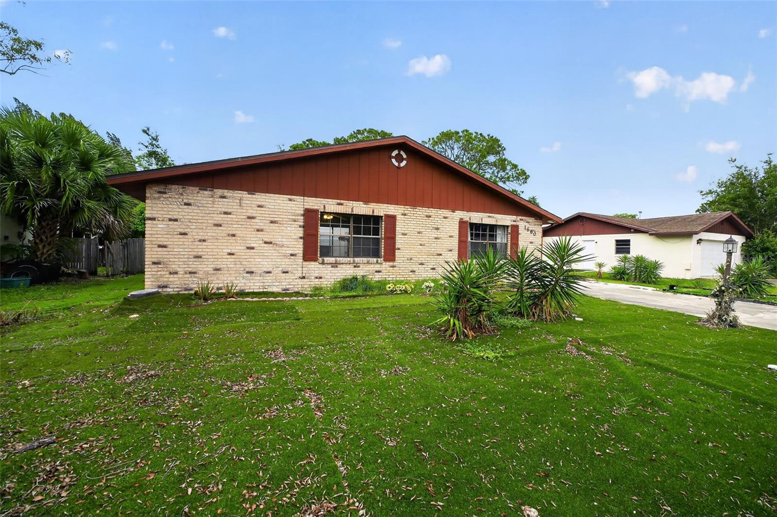 1660 E SHANGRI LA DR, DAYTONA BEACH, FL, 32119