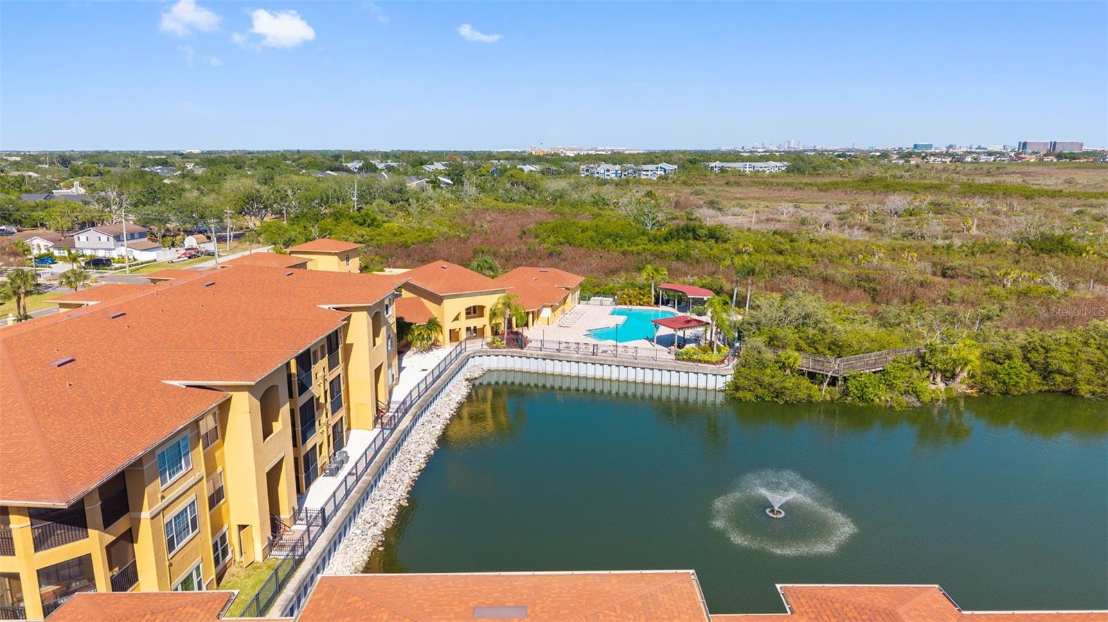 4323 BAYSIDE VILLAGE DR #105, TAMPA, FL, 33615