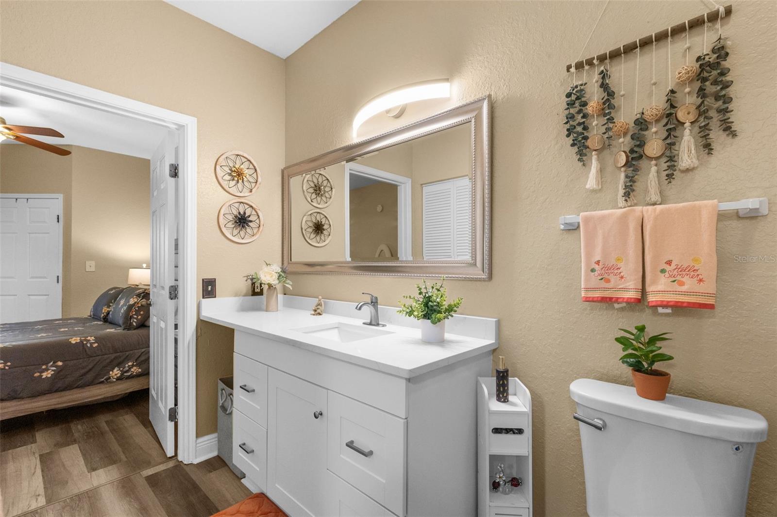 4323 BAYSIDE VILLAGE DR #105, TAMPA, FL, 33615