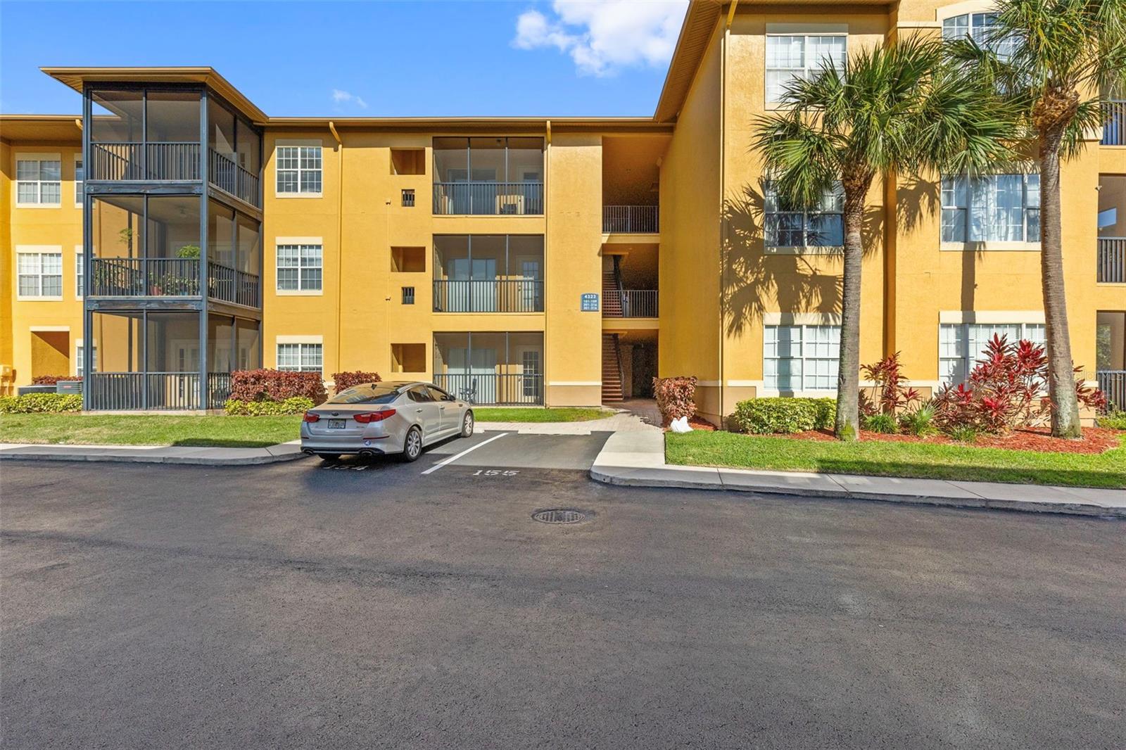 4323 BAYSIDE VILLAGE DR #105, TAMPA, FL, 33615