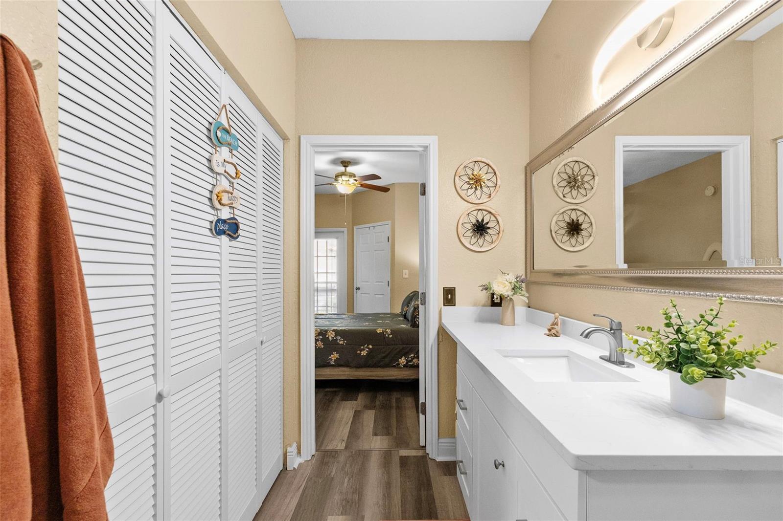 4323 BAYSIDE VILLAGE DR #105, TAMPA, FL, 33615