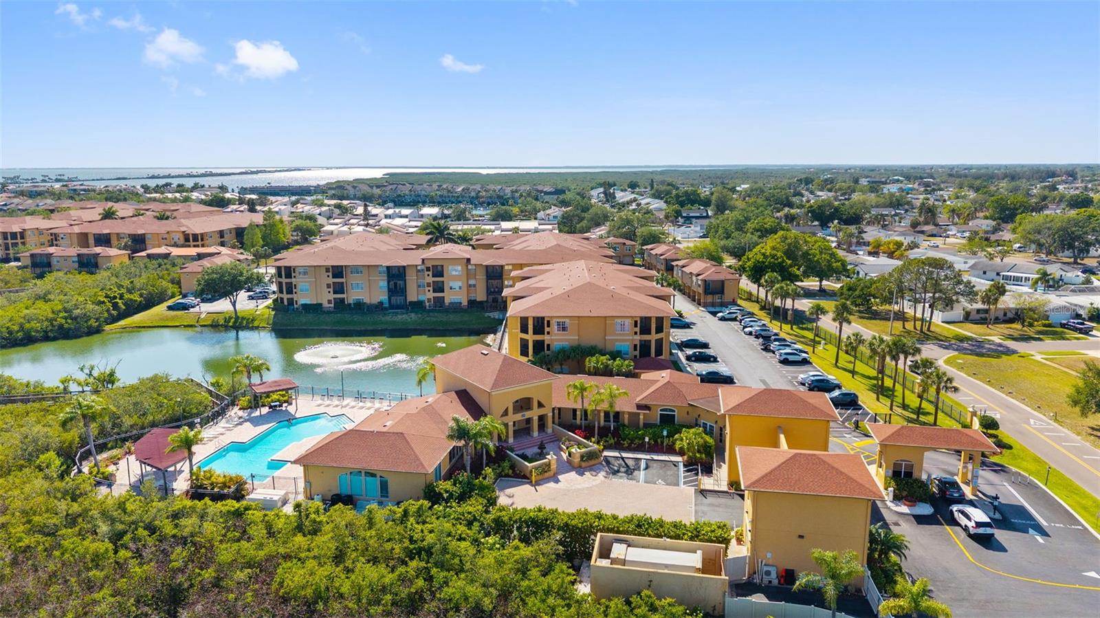 4323 BAYSIDE VILLAGE DR #105, TAMPA, FL, 33615