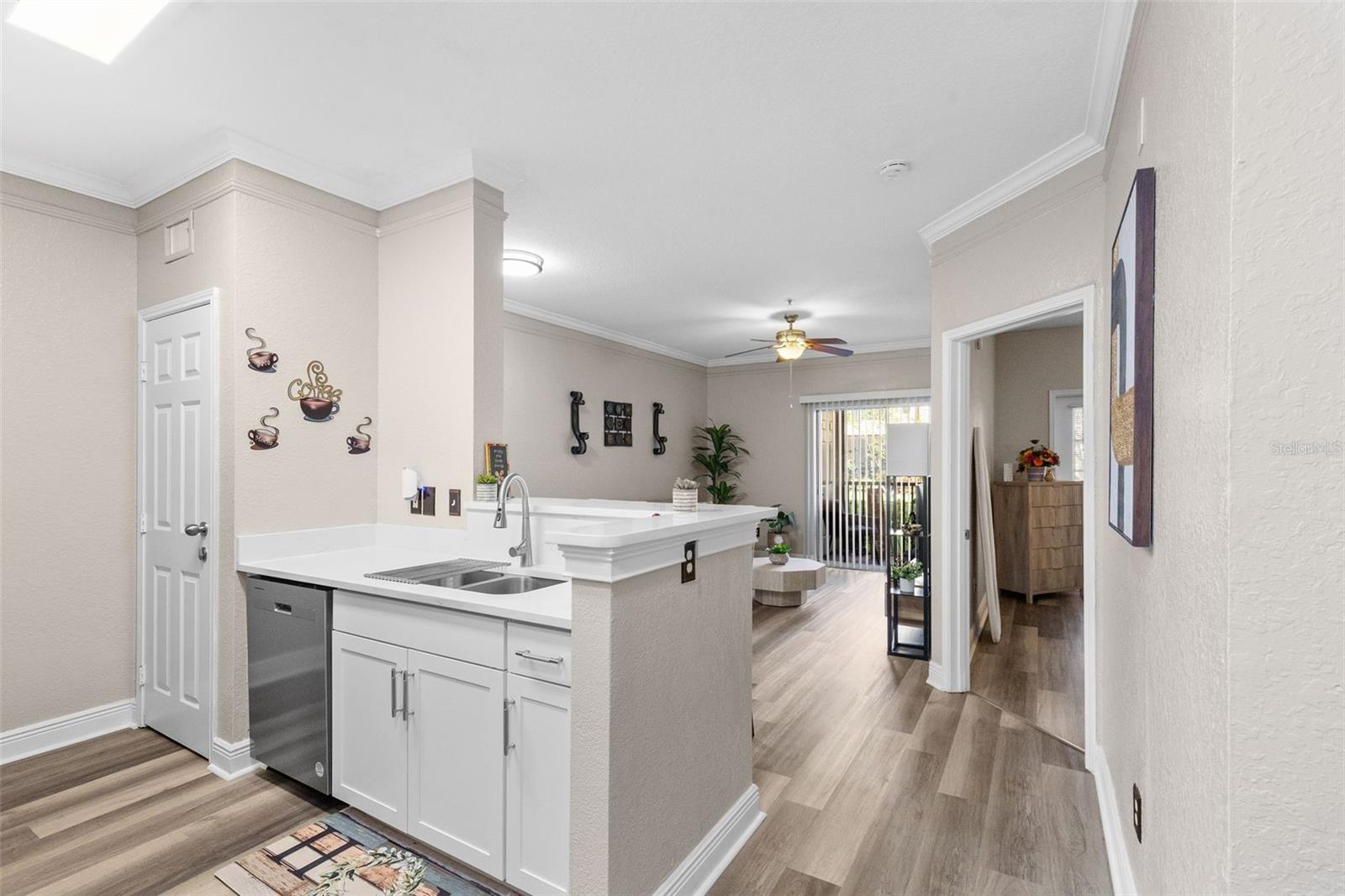 4323 BAYSIDE VILLAGE DR #105, TAMPA, FL, 33615