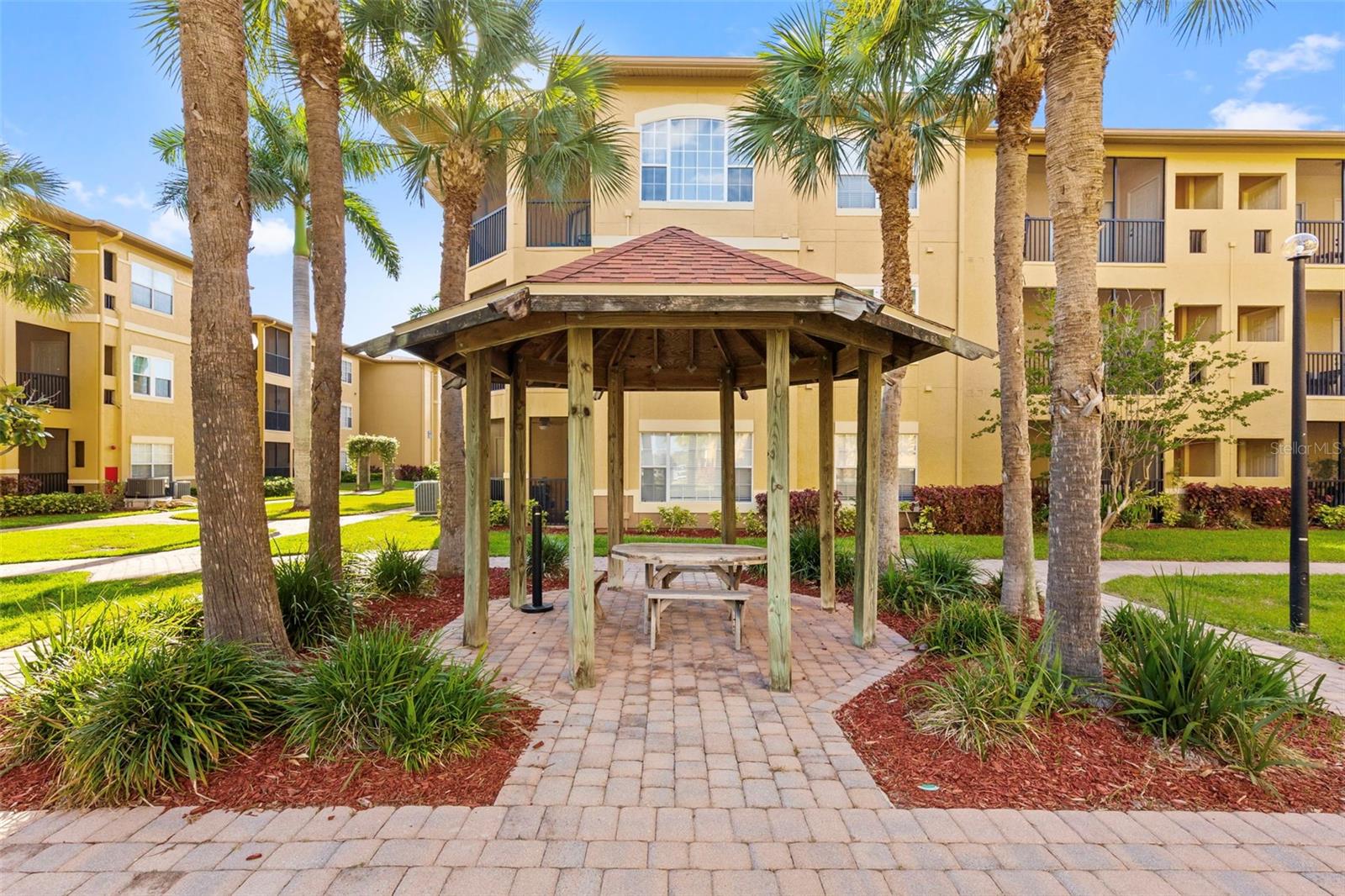 4323 BAYSIDE VILLAGE DR #105, TAMPA, FL, 33615