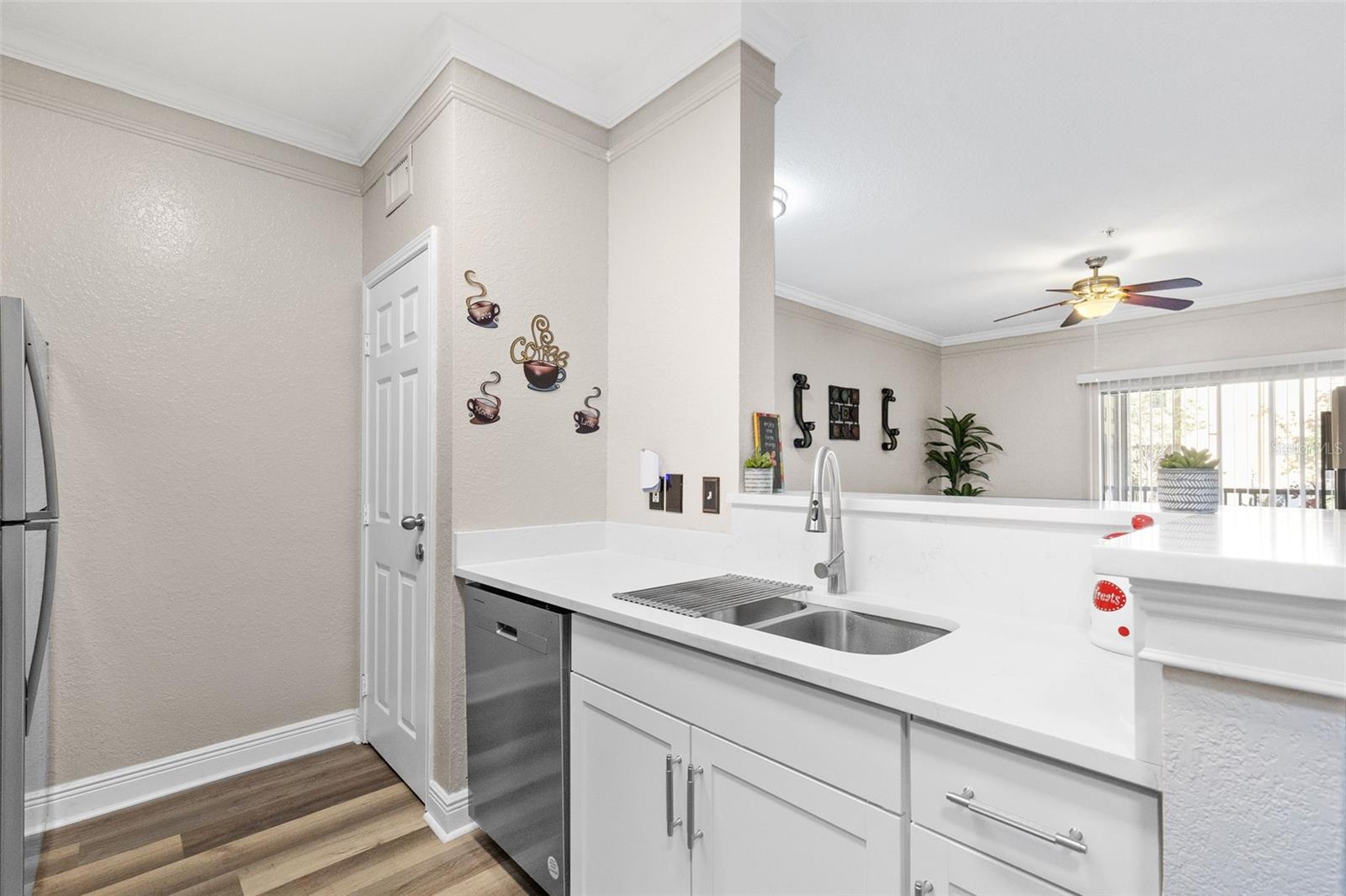 4323 BAYSIDE VILLAGE DR #105, TAMPA, FL, 33615