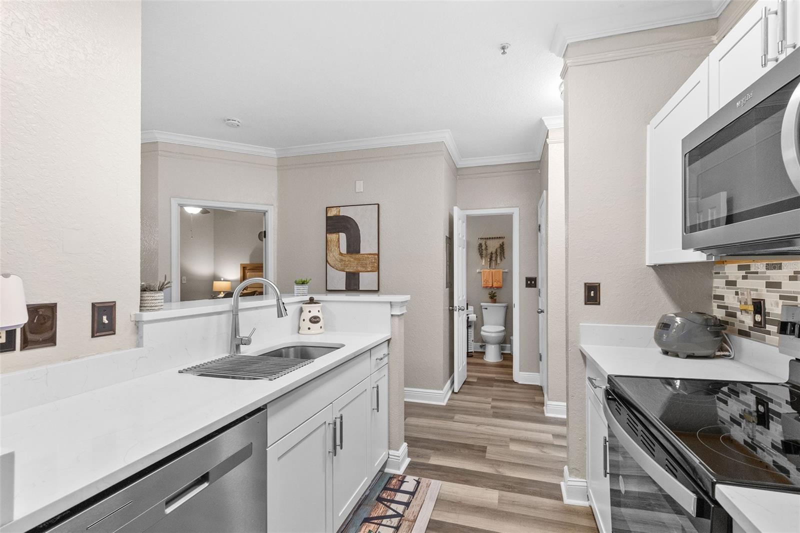 4323 BAYSIDE VILLAGE DR #105, TAMPA, FL, 33615