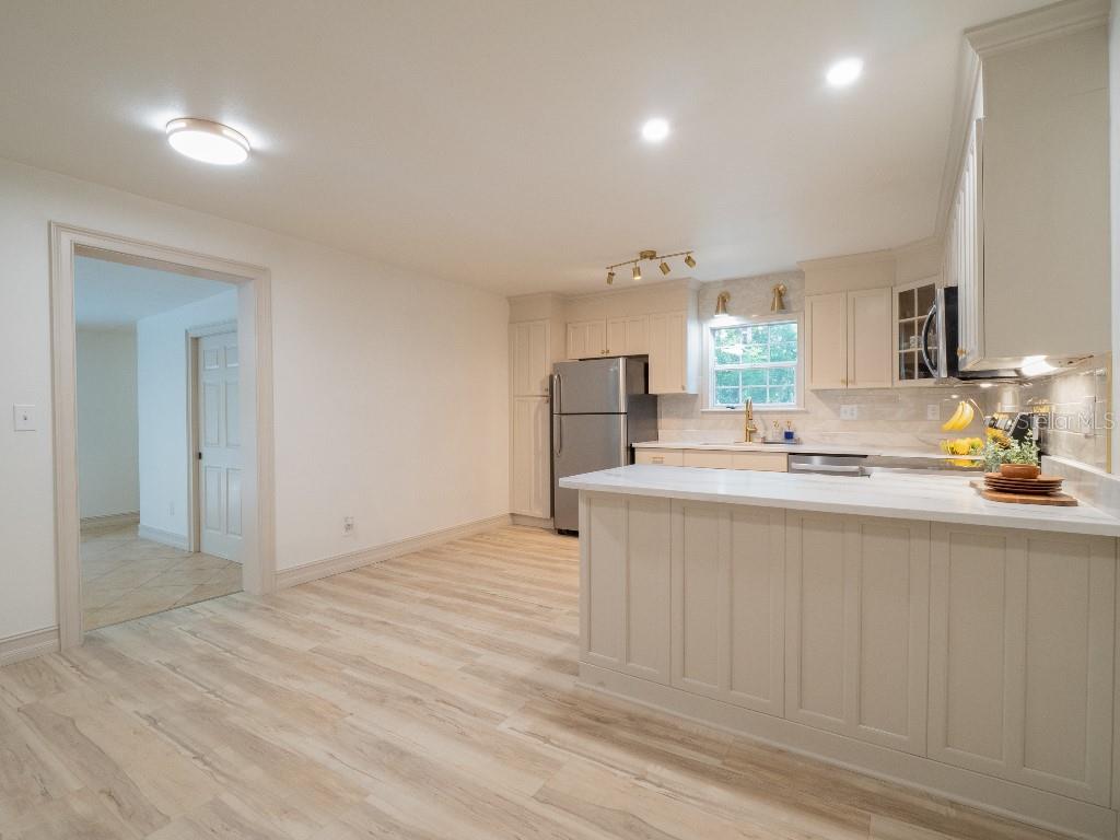 403 E CAROLINA AVE, PLANT CITY, FL, 33563