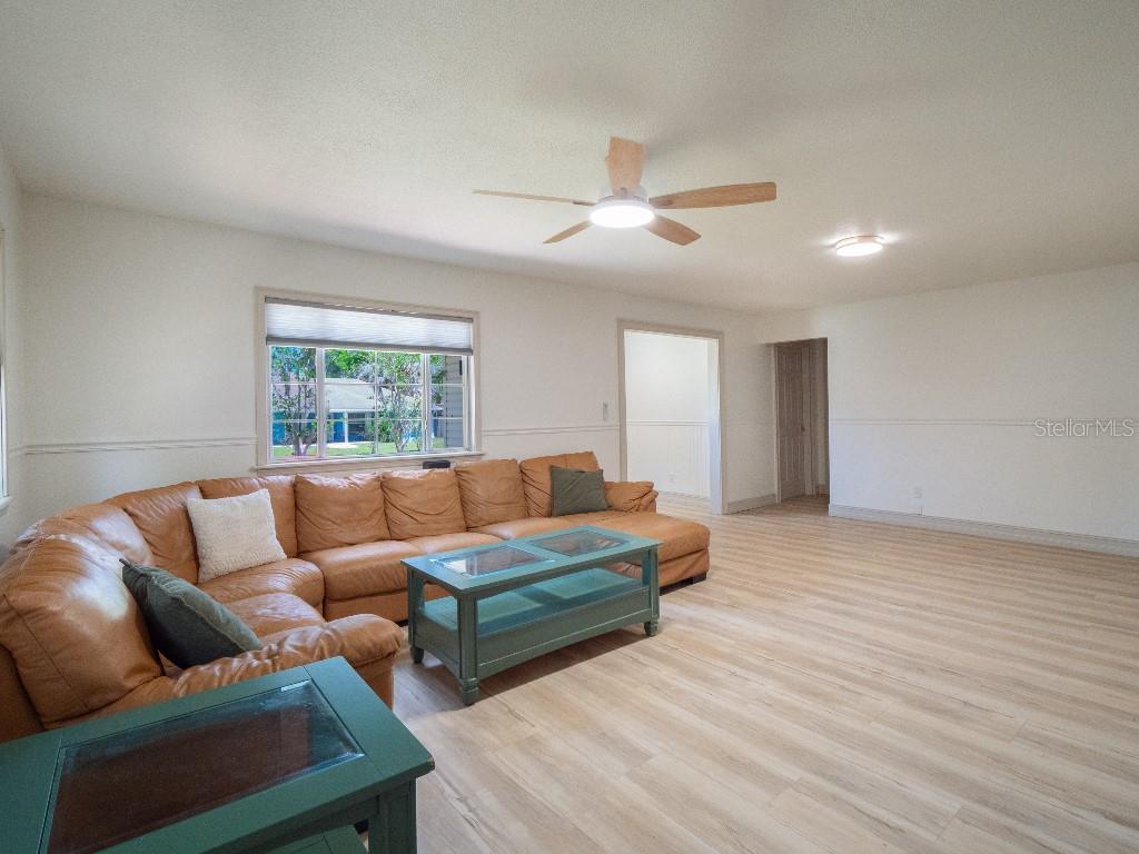 403 E CAROLINA AVE, PLANT CITY, FL, 33563