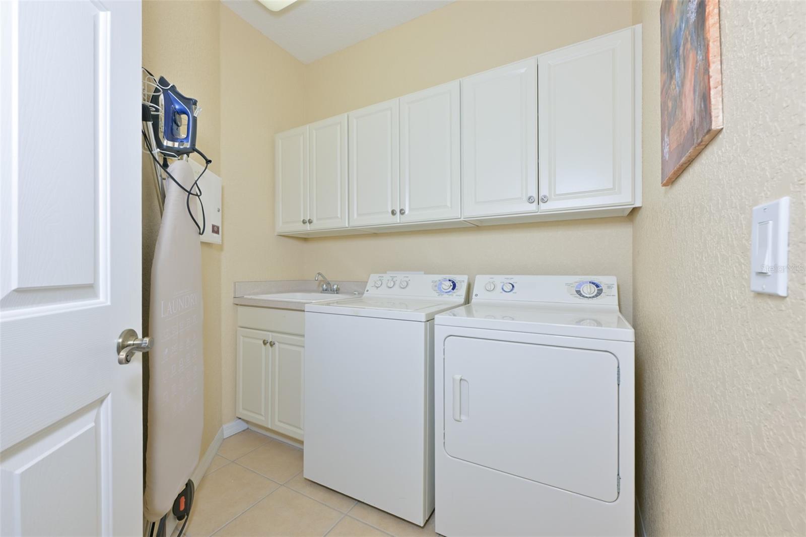 1330 EMERALD DUNES DR, SUN CITY CENTER, FL, 33573