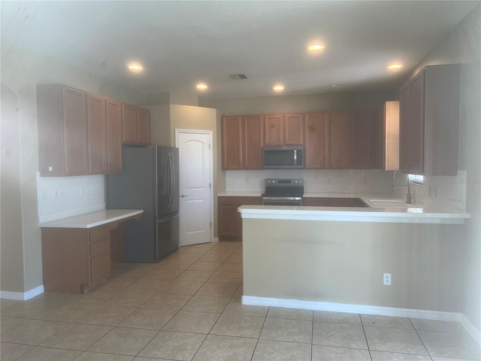 19036 FISHERMANS BEND DR, LUTZ, FL, 33558