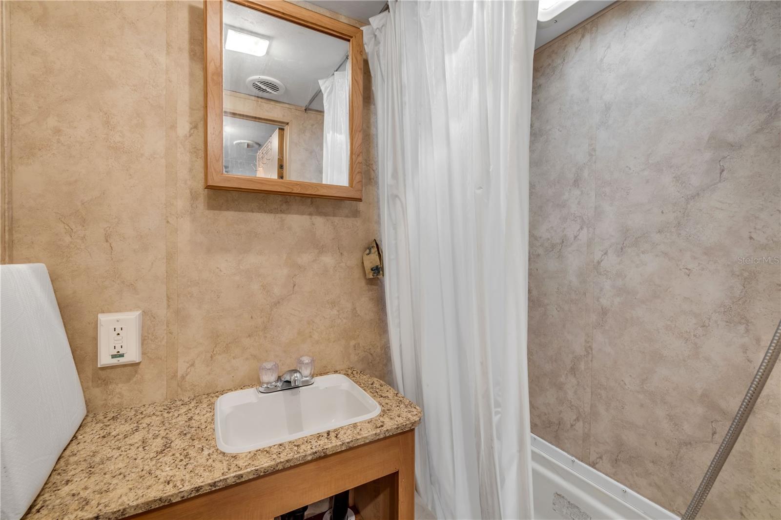 1051 JUNE TER, DAYTONA BEACH, FL, 32119