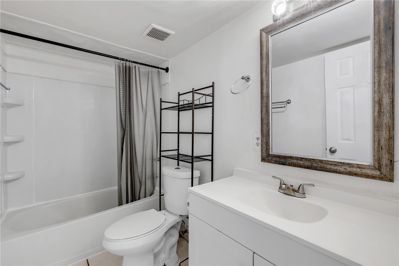 1051 JUNE TER, DAYTONA BEACH, FL, 32119