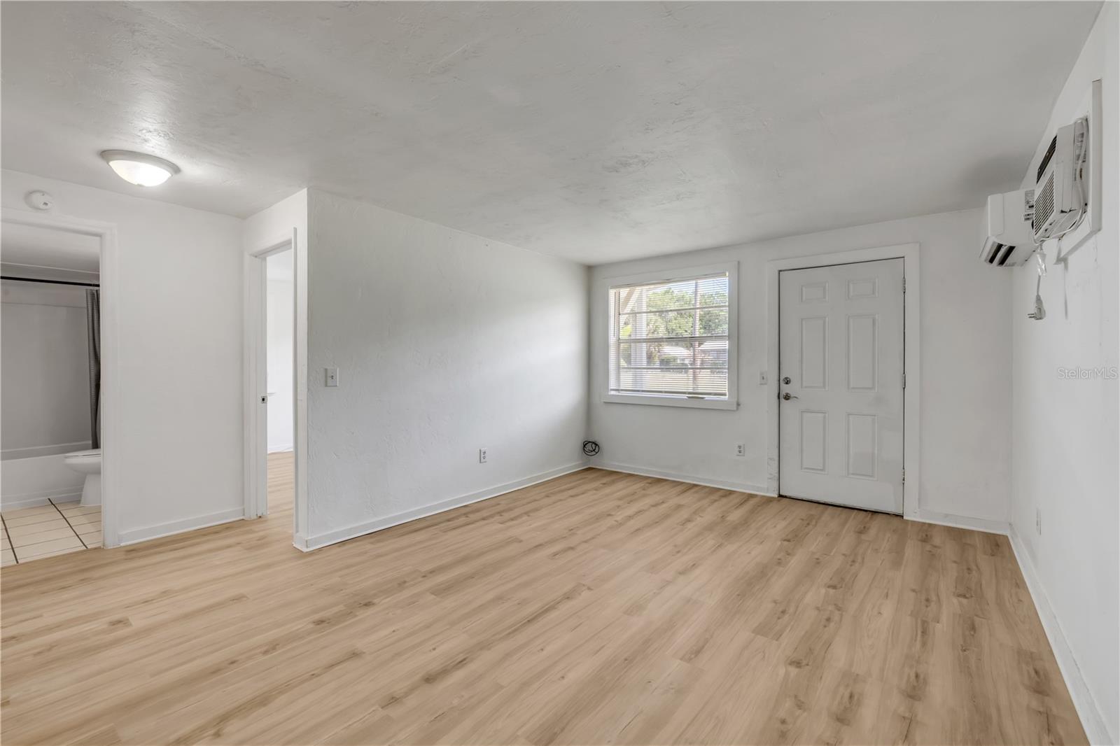 1051 JUNE TER, DAYTONA BEACH, FL, 32119