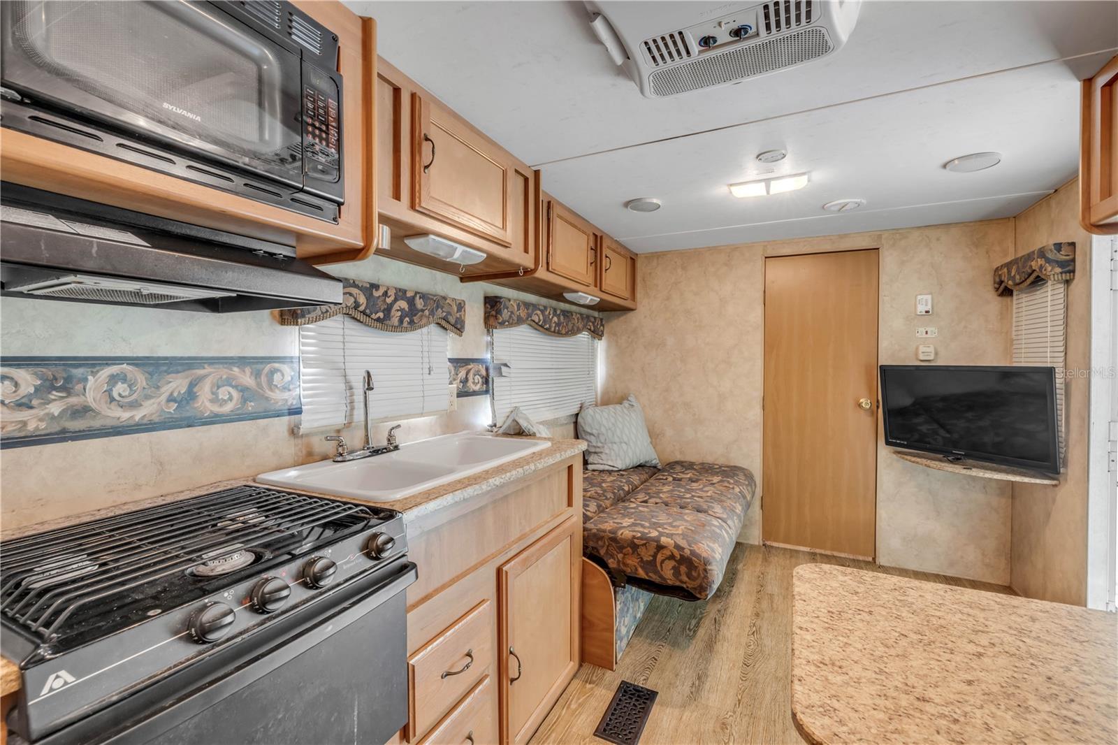 1051 JUNE TER, DAYTONA BEACH, FL, 32119