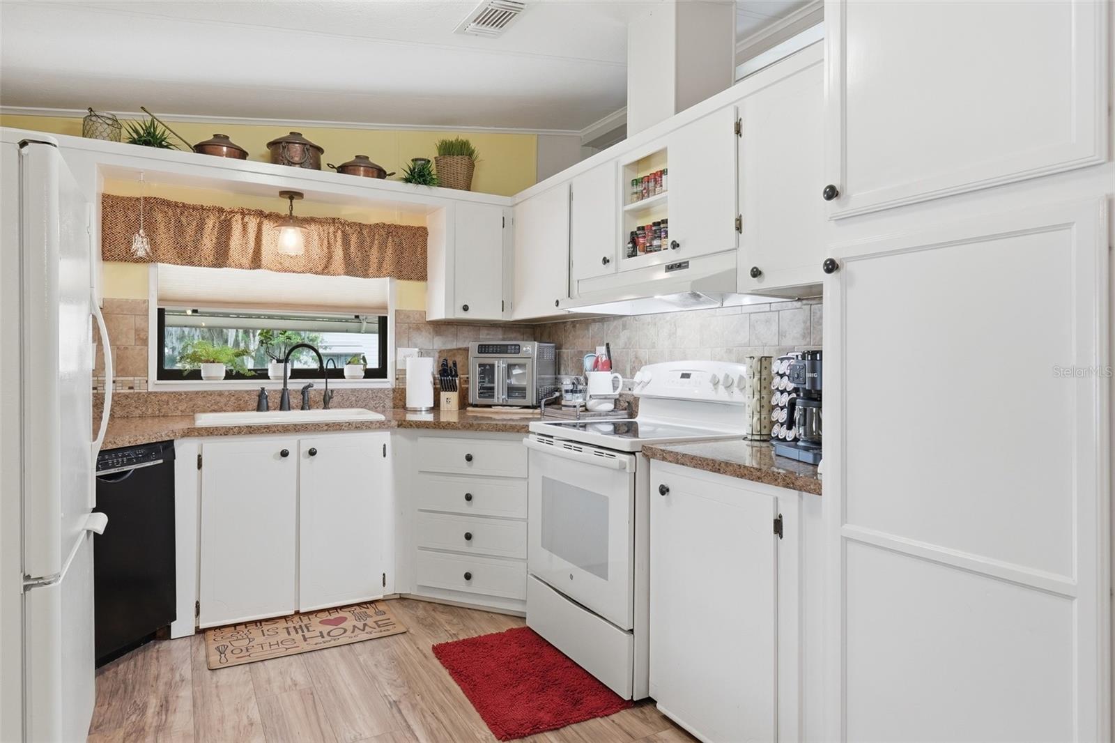 111 WINTERBERRY AVE, WILDWOOD, FL, 34785