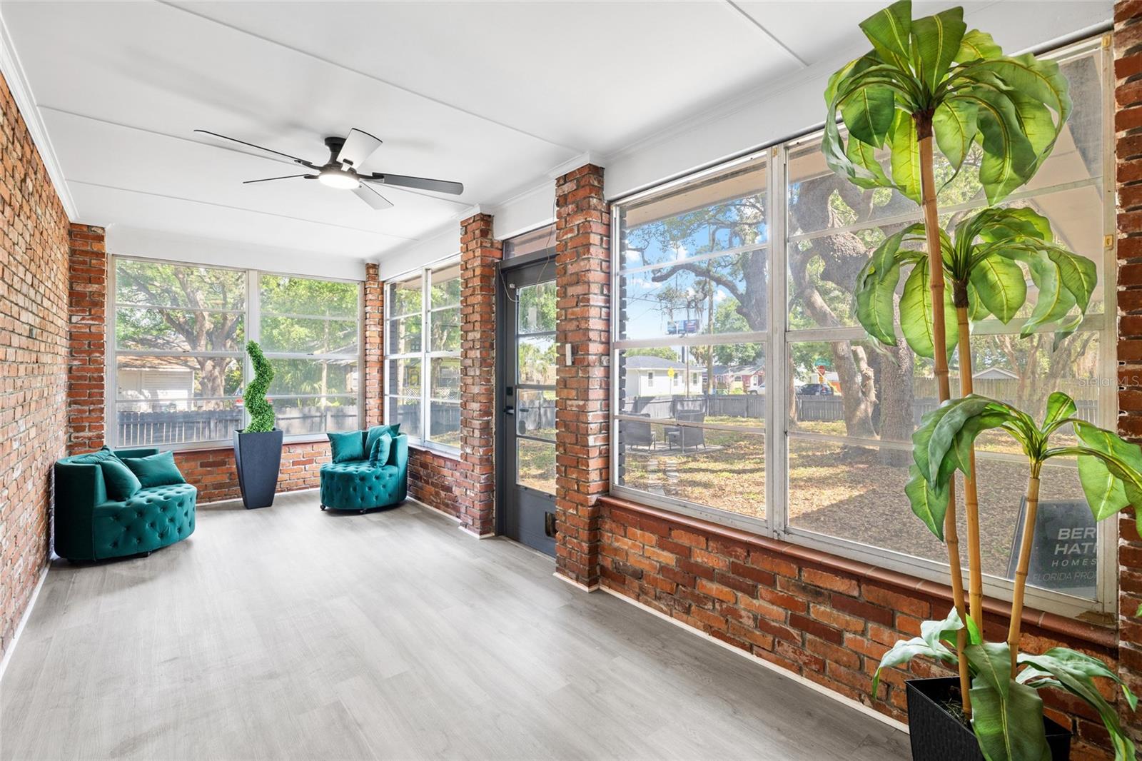 8510 N SEMINOLE AVE, TAMPA, FL, 33604