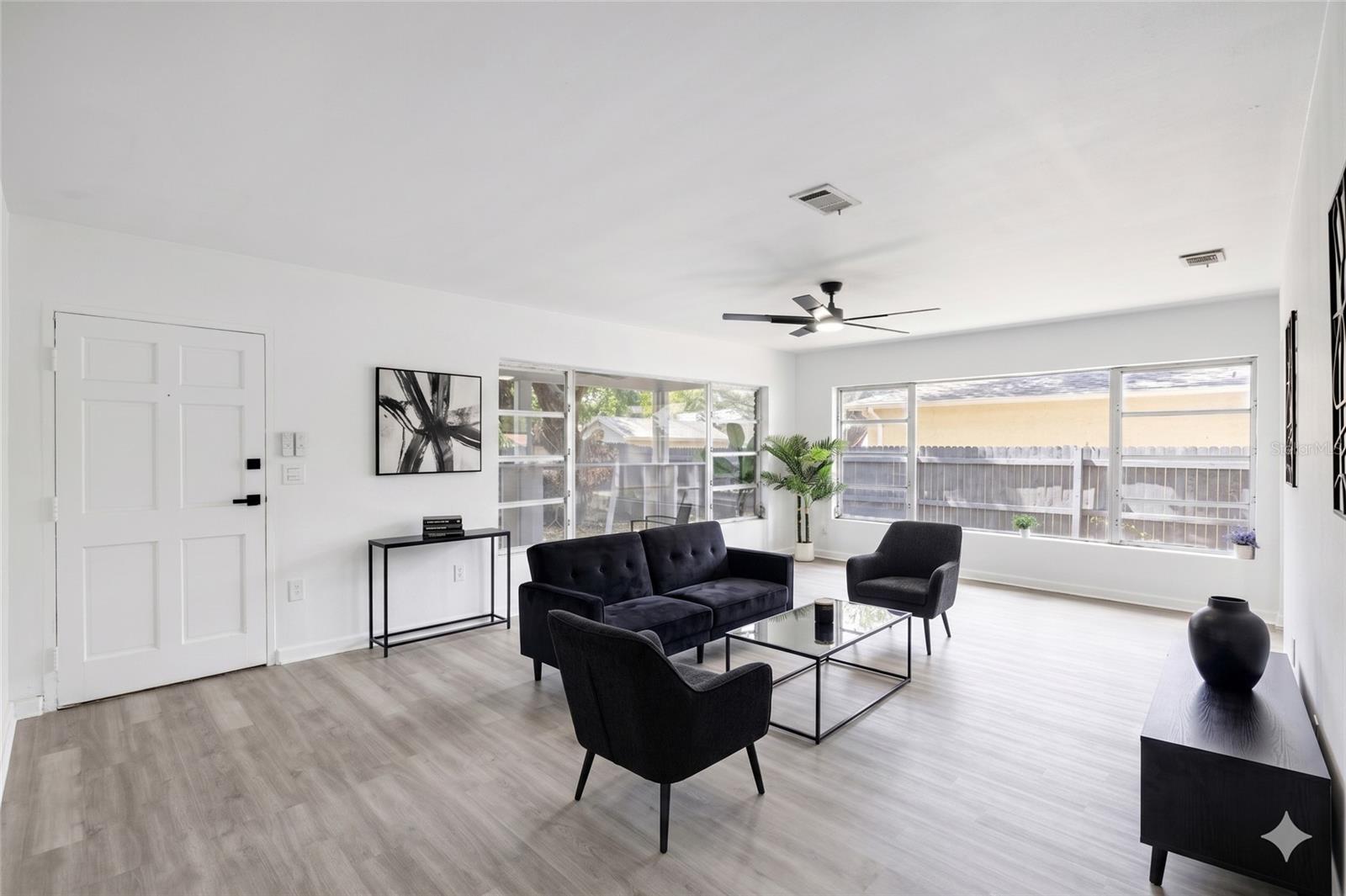 8510 N SEMINOLE AVE, TAMPA, FL, 33604