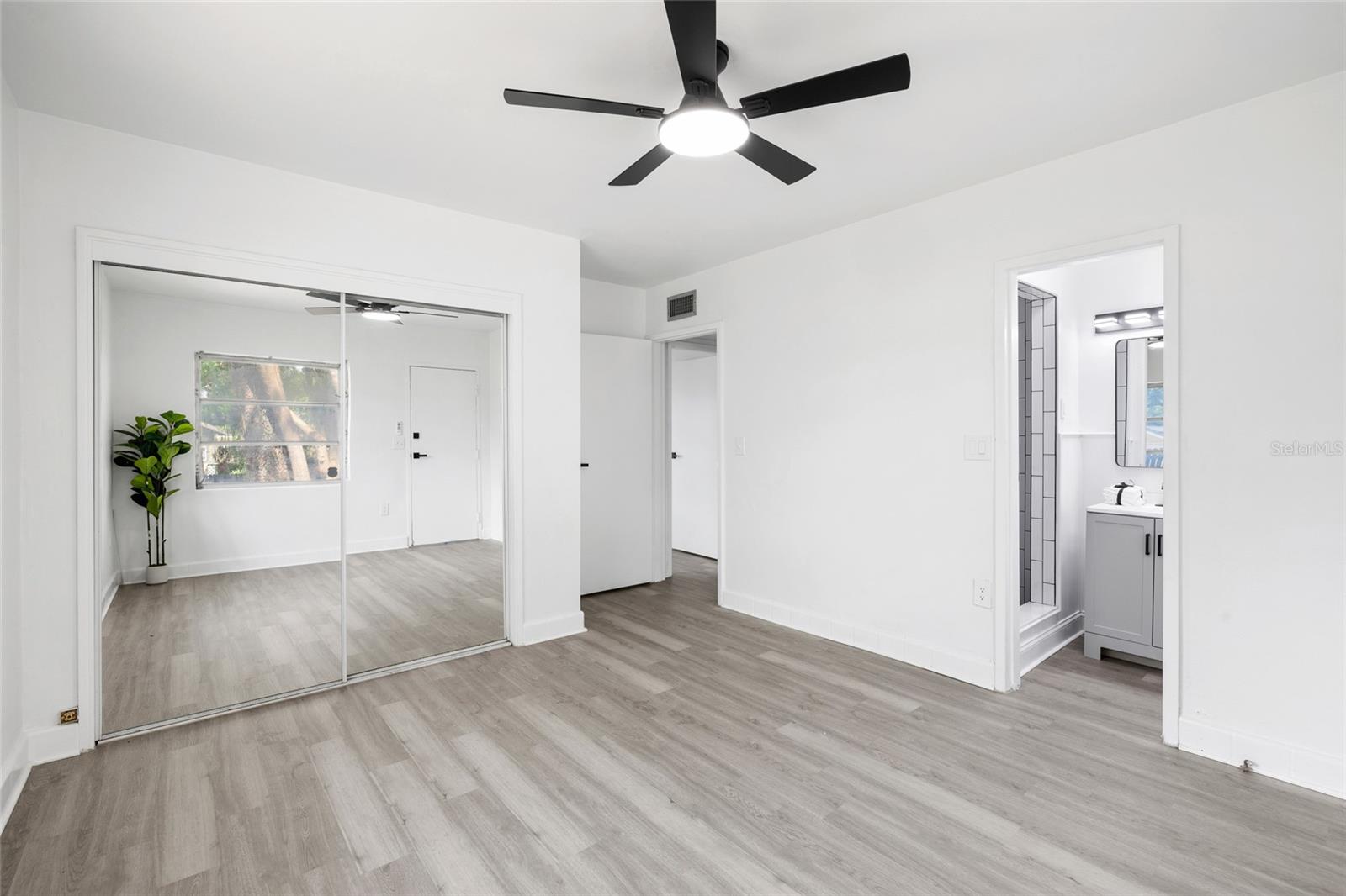 8510 N SEMINOLE AVE, TAMPA, FL, 33604