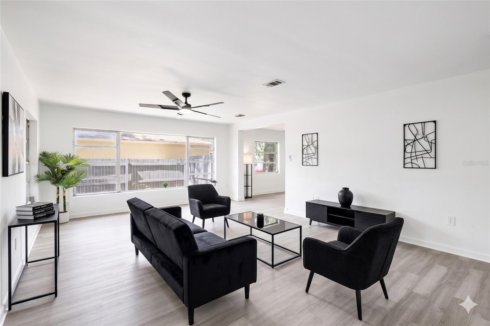 8510 N SEMINOLE AVE, TAMPA, FL, 33604