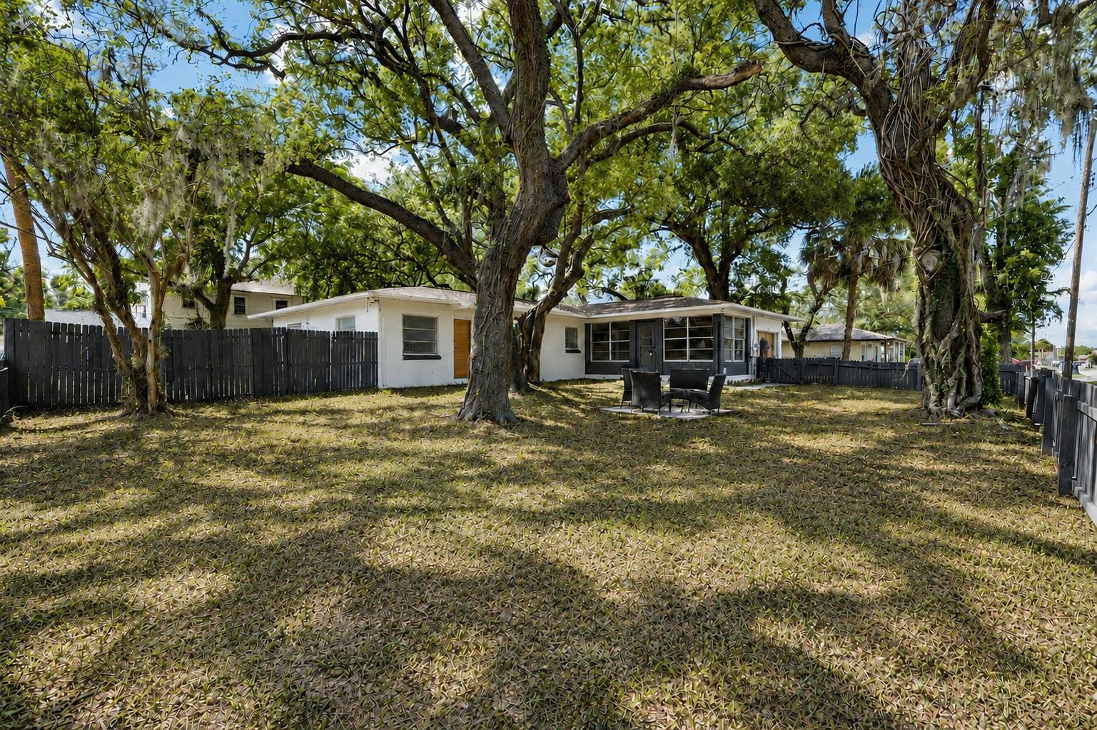 8510 N SEMINOLE AVE, TAMPA, FL, 33604