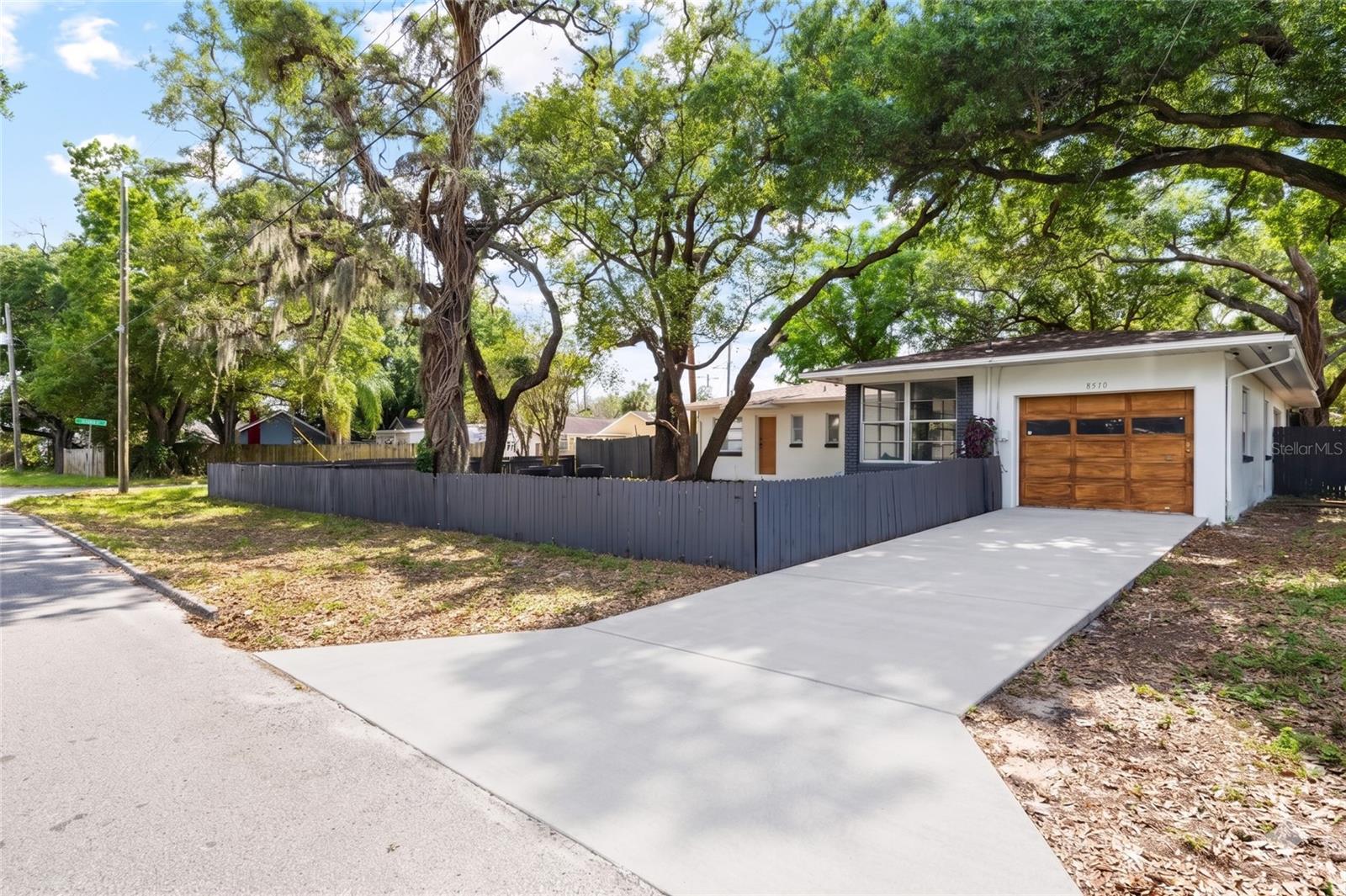 8510 N SEMINOLE AVE, TAMPA, FL, 33604