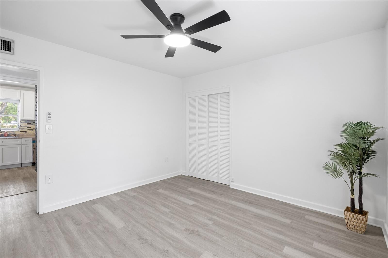 8510 N SEMINOLE AVE, TAMPA, FL, 33604