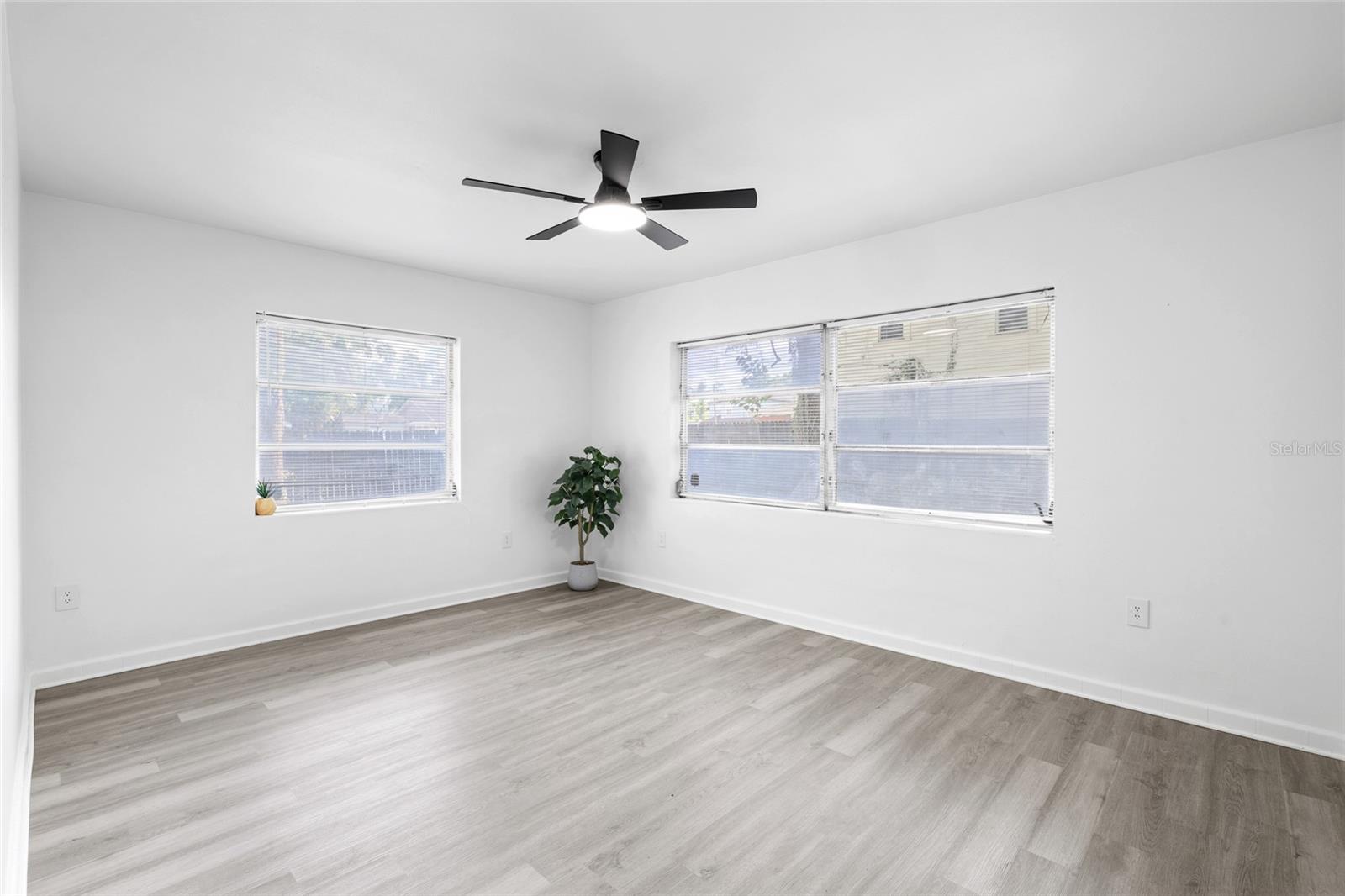 8510 N SEMINOLE AVE, TAMPA, FL, 33604