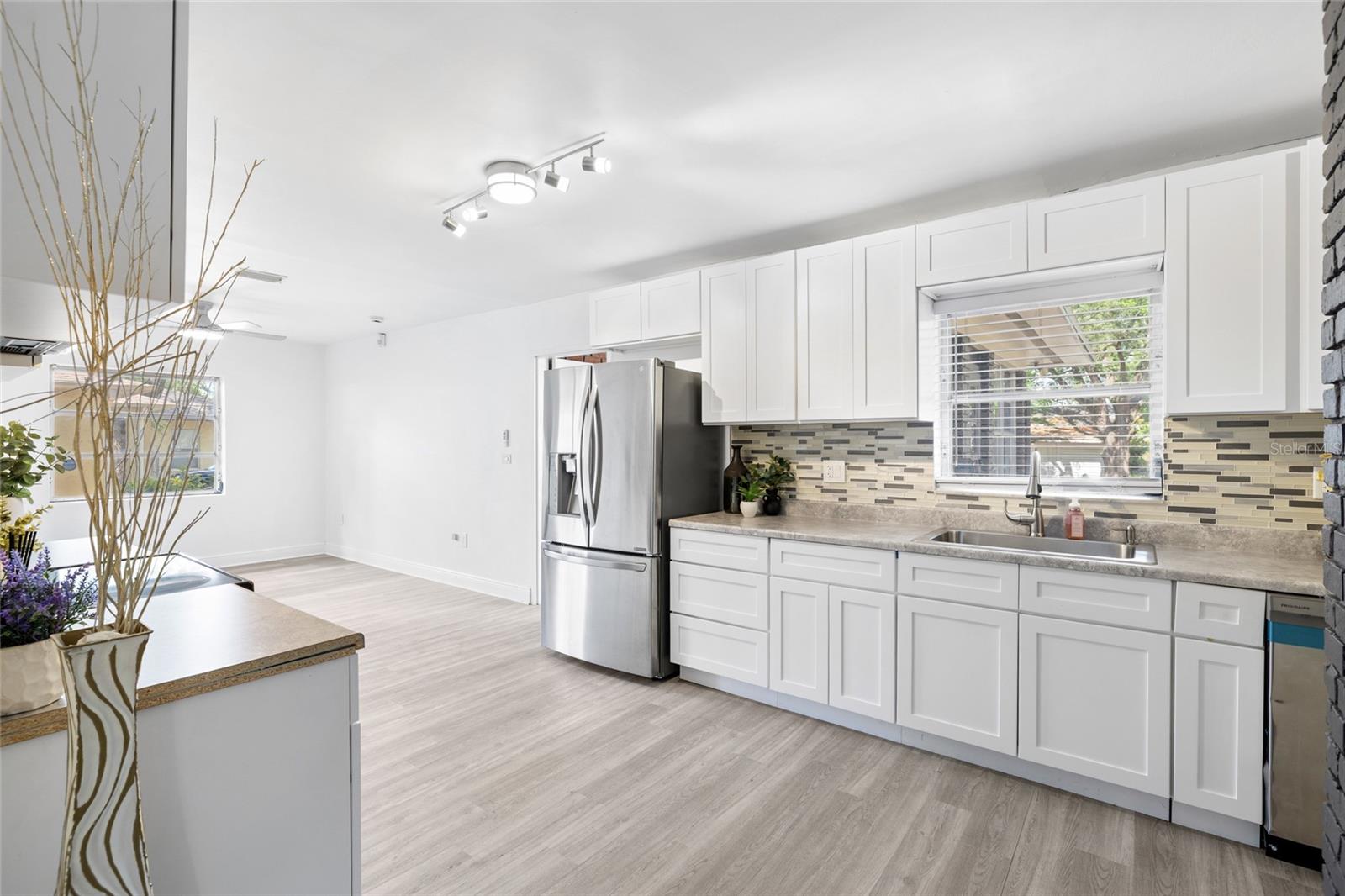 8510 N SEMINOLE AVE, TAMPA, FL, 33604