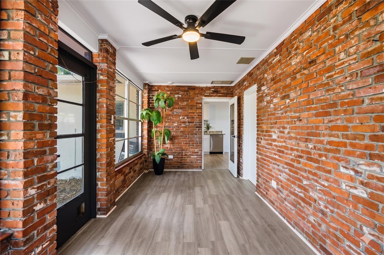 8510 N SEMINOLE AVE, TAMPA, FL, 33604