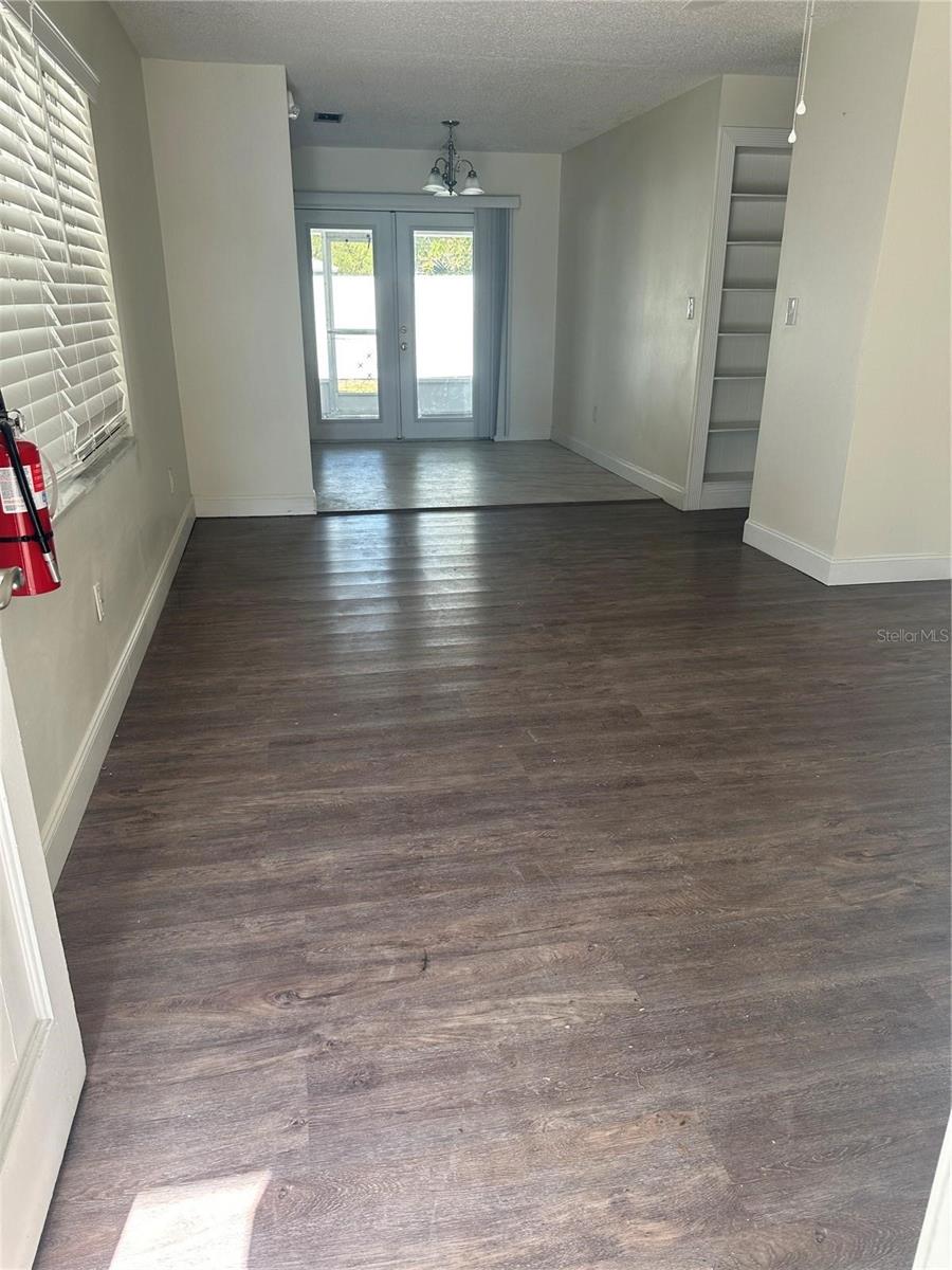 1017 E 1ST AVE, MOUNT DORA, FL, 32757