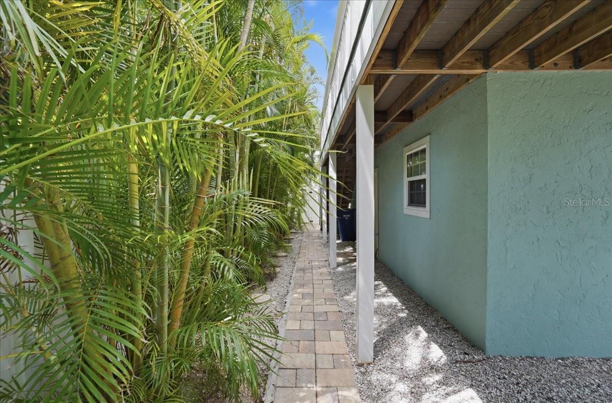 2811 GULF DR, HOLMES BEACH, FL, 34217