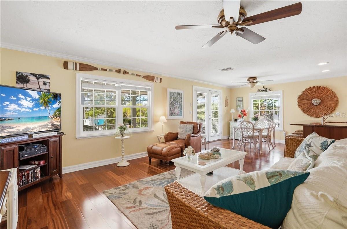 2811 GULF DR, HOLMES BEACH, FL, 34217