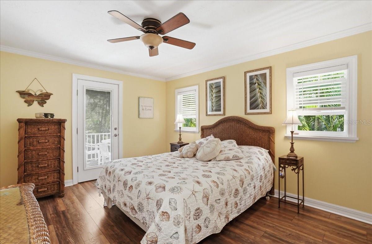 2811 GULF DR, HOLMES BEACH, FL, 34217