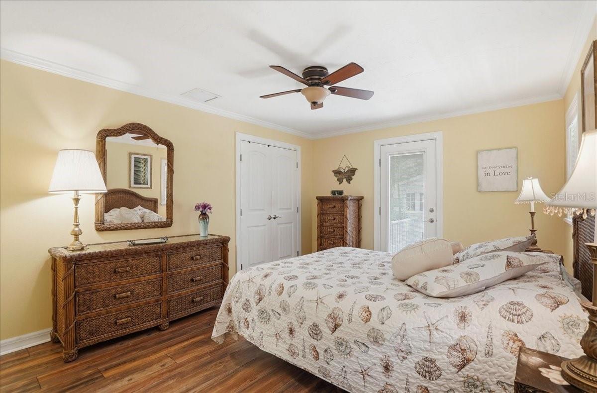 2811 GULF DR, HOLMES BEACH, FL, 34217