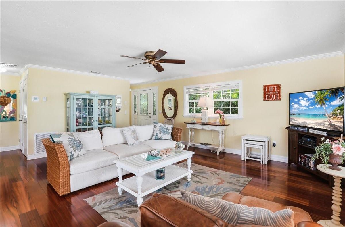 2811 GULF DR, HOLMES BEACH, FL, 34217