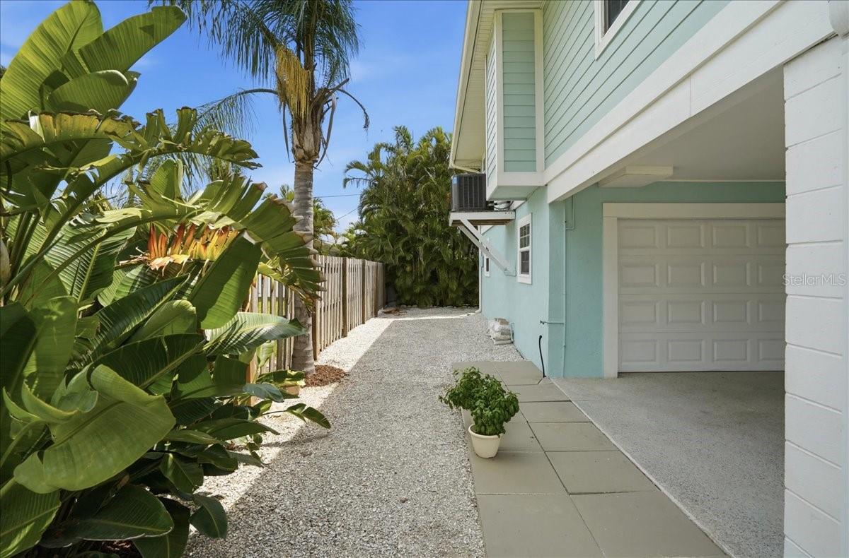 2811 GULF DR, HOLMES BEACH, FL, 34217