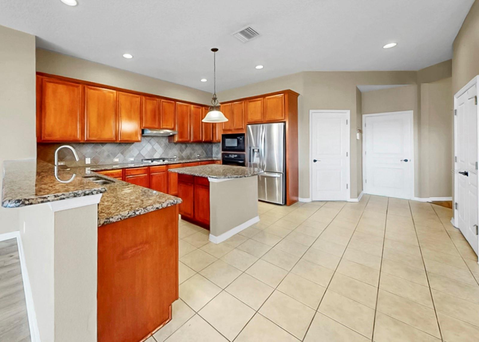 5704 SEA TROUT PL, APOLLO BEACH, FL, 33572