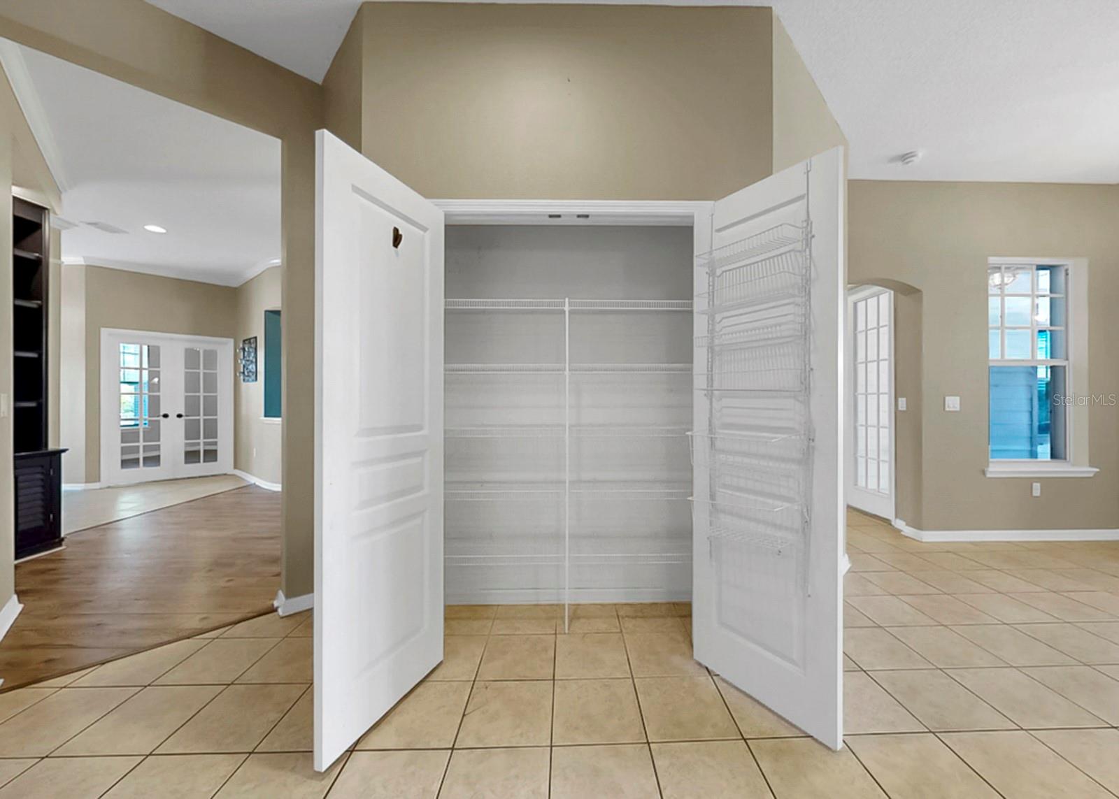 5704 SEA TROUT PL, APOLLO BEACH, FL, 33572