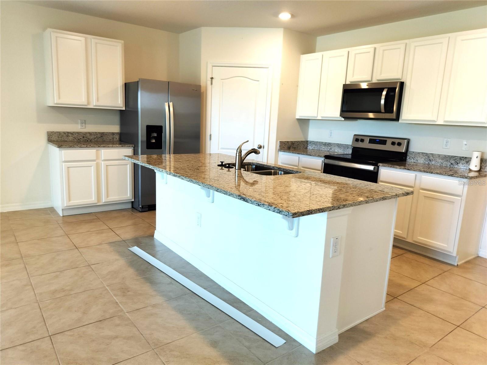 405 NOBLE AVE, DAVENPORT, FL, 33837