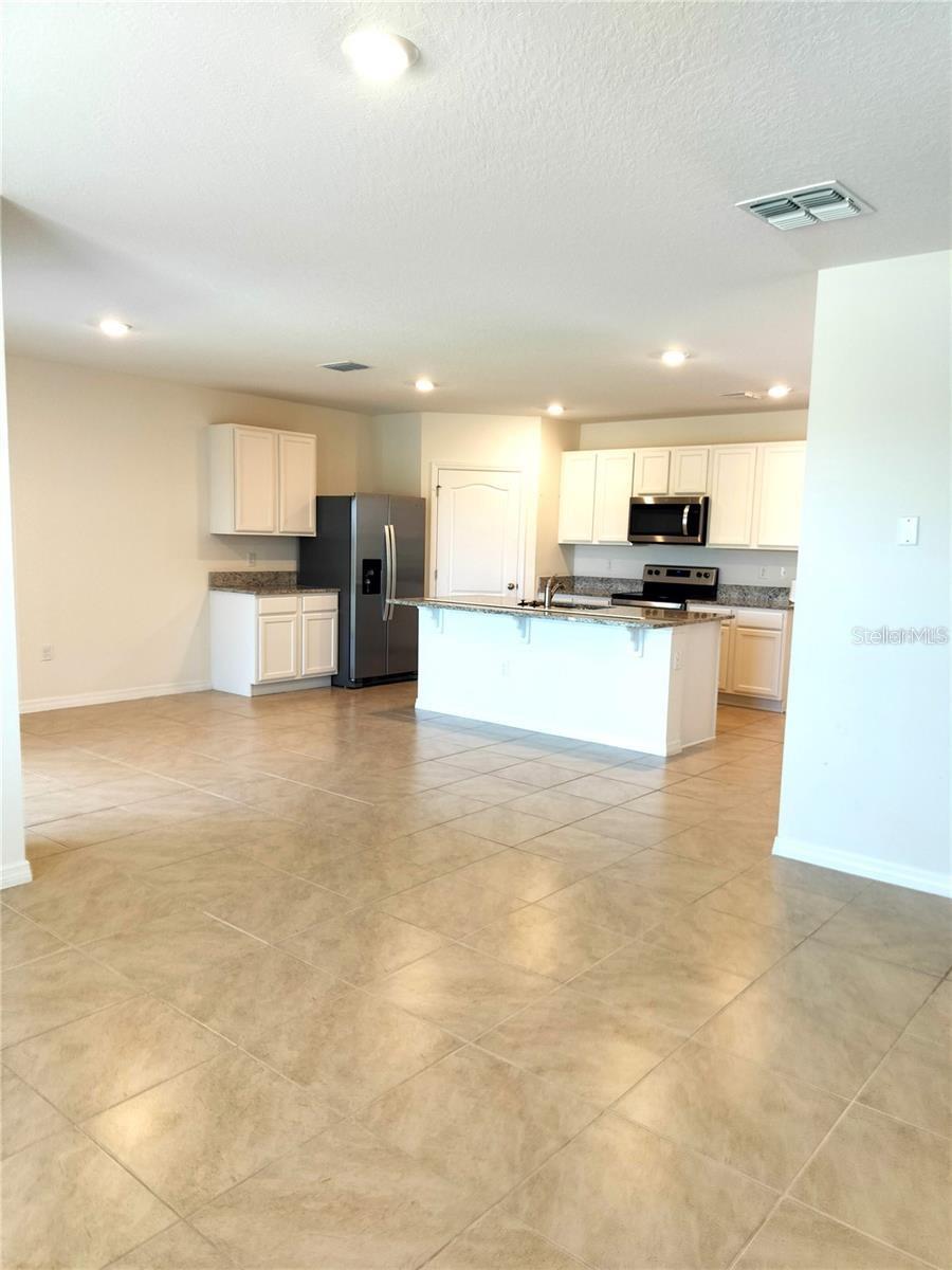 405 NOBLE AVE, DAVENPORT, FL, 33837