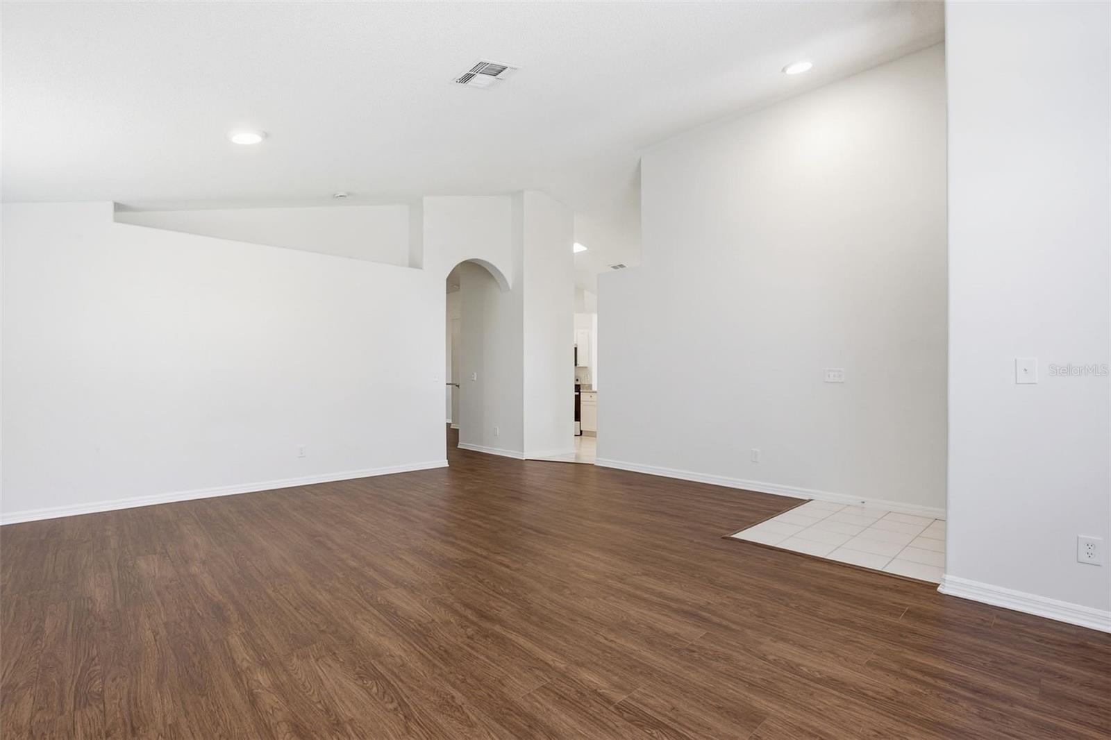 1353 CRIMSON CLOVER LN, WESLEY CHAPEL, FL, 33543