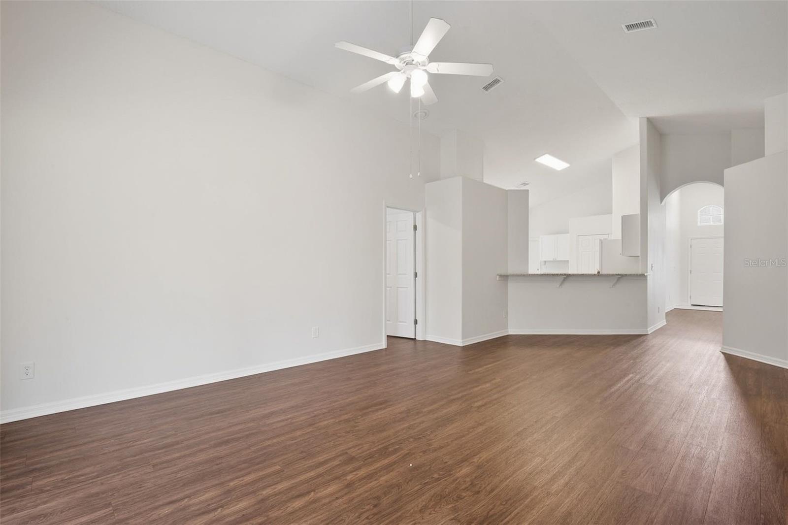 1353 CRIMSON CLOVER LN, WESLEY CHAPEL, FL, 33543